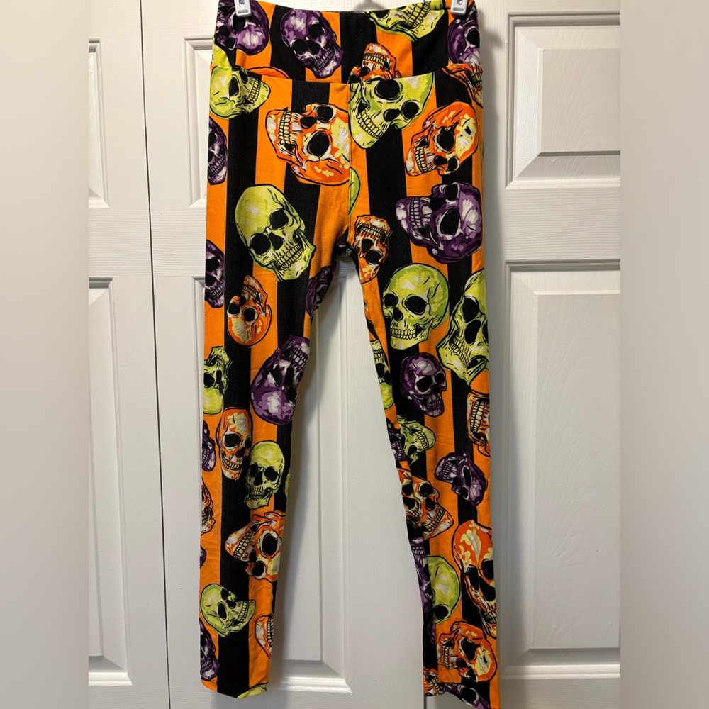 LuLaRoe leggings Halloween Skulls stripes